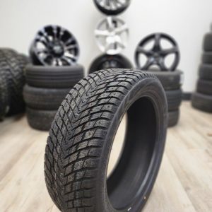235 50 18 - P - 101T XL - WINTER STUDDABLE TIRE