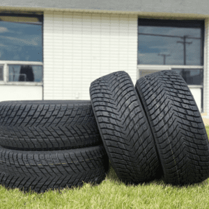 215/55R17 ZMAX WINTERNOVA STUD II